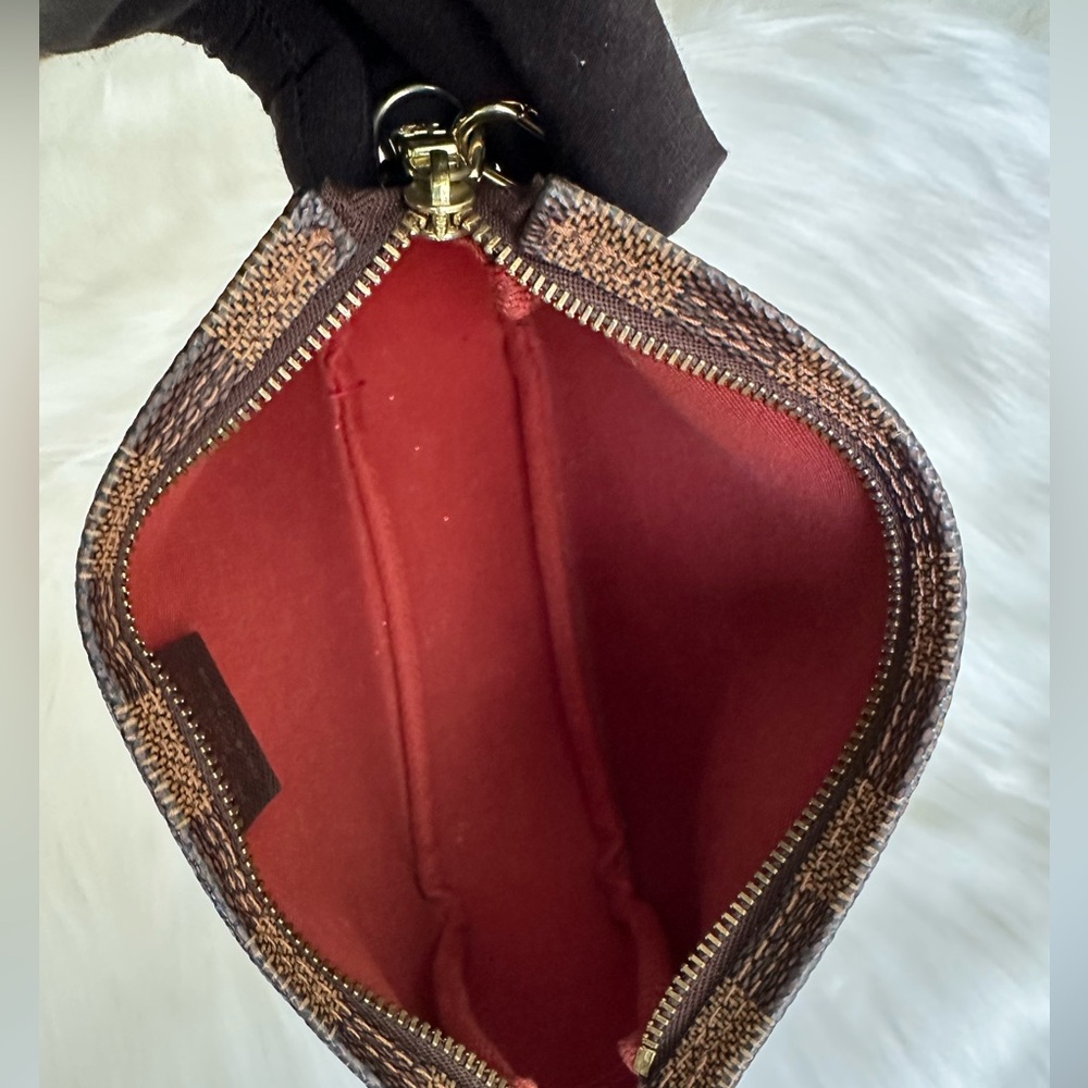Stunning Handbag - Picture 11 of 17